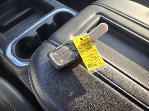 More photos of 2020 GMC Sierra 2500 SLT at Dorsett Nissan, IN