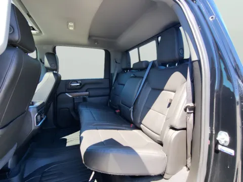 More photos of 2020 GMC Sierra 2500 SLT at Dorsett Nissan, IN