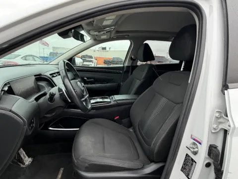 More photos of 2022 Hyundai Tucson Hybrid SEL Convenience at Dorsett Nissan, IN