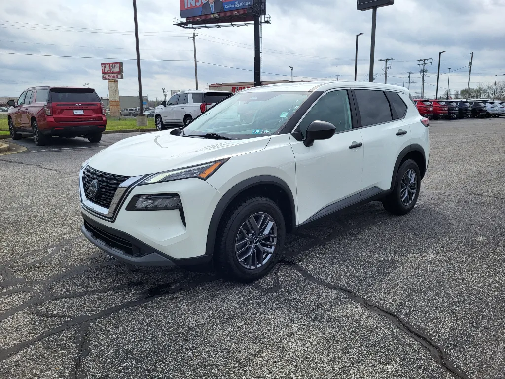 White 2023 Nissan Rogue S for sale in Terre Haute, IN
