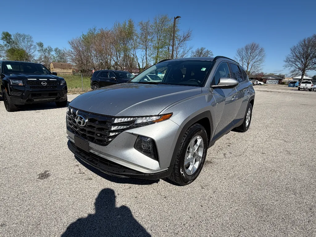 Silver 2024 Hyundai Tucson SEL for sale in Terre Haute, IN