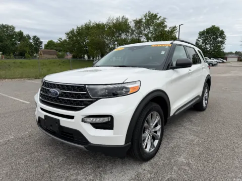 White 2023 Ford Explorer XLT for sale in Terre Haute, IN