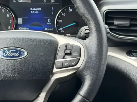 More photos of 2023 Ford Explorer XLT at Dorsett Nissan, IN