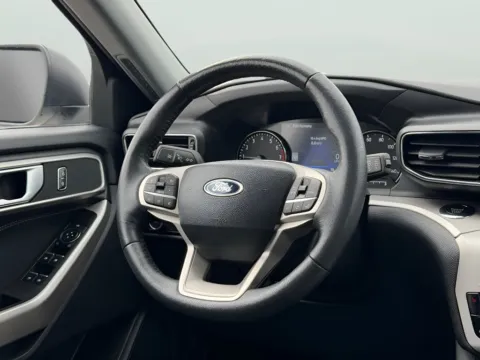 More photos of 2023 Ford Explorer XLT at Dorsett Nissan, IN