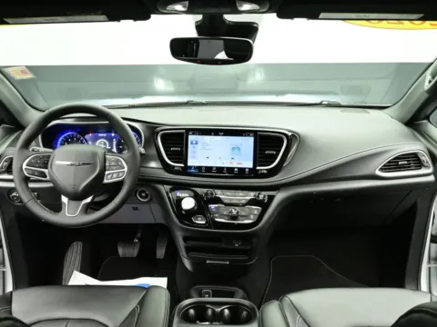 Photos of 2026 Chrysler Pacifica Select for sale in Terre Haute, IN at Dorsett Nissan