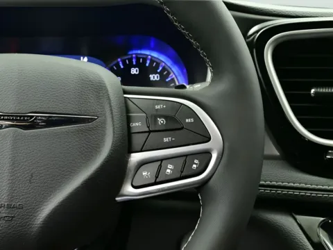 More photos of 2026 Chrysler Pacifica Select at Dorsett Nissan, IN