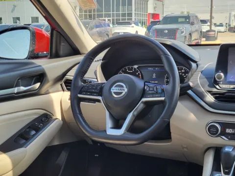 Another view of 2019 Nissan Altima 2.5 SV for sale in Terre Haute, IN at Dorsett Nissan