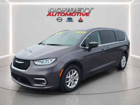 Gray 2023 Chrysler Pacifica Touring L for sale in Terre Haute, IN