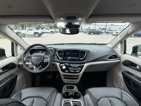 Another view of 2024 Chrysler Pacifica Hybrid Select for sale in Terre Haute, IN at Dorsett Nissan