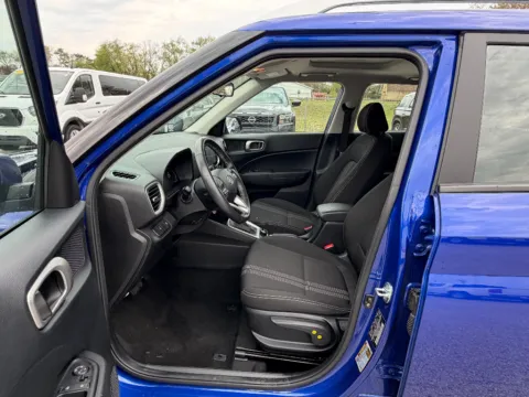 Photos of 2025 Hyundai Venue SEL for sale in Terre Haute, IN at Dorsett Nissan
