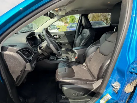Photos of 2021 Jeep Cherokee Altitude for sale in Terre Haute, IN at Dorsett Nissan