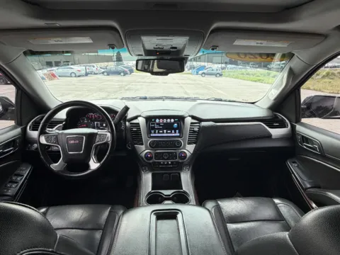 Black 2020 GMC Yukon XL 1500 SLT for sale in Terre Haute, IN