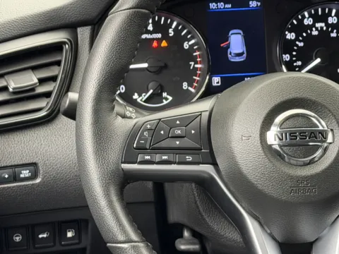 More photos of 2020 Nissan Rogue SL at Dorsett Nissan, IN