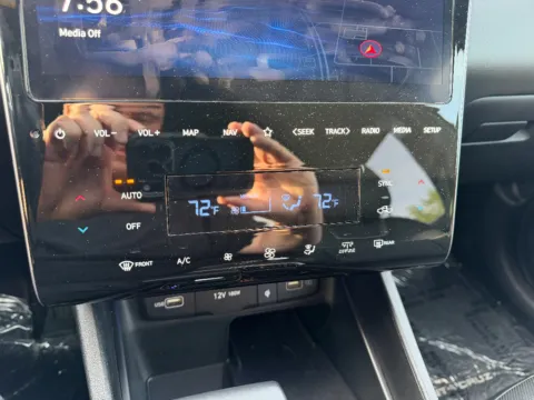 More photos of 2024 Hyundai Santa Cruz Limited at Dorsett Nissan, IN