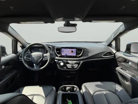 Another view of 2025 Chrysler Pacifica Select for sale in Terre Haute, IN at Dorsett Nissan