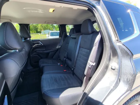 More photos of 2024 Mitsubishi Outlander SE at Dorsett Nissan, IN