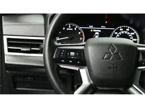 More photos of 2024 Mitsubishi Outlander SE at Dorsett Nissan, IN