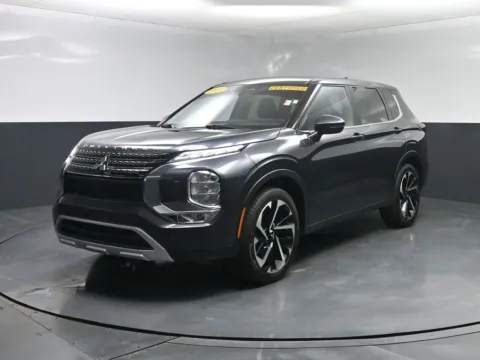 Gray 2024 Mitsubishi Outlander SE for sale in Terre Haute, IN