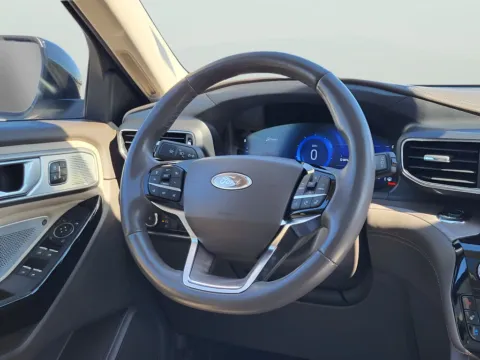 More photos of 2023 Ford Explorer Platinum at Dorsett Nissan, IN