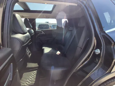 More photos of 2022 Mitsubishi Outlander SE at Dorsett Nissan, IN