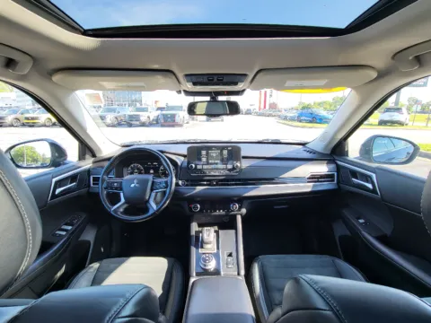 Photos of 2022 Mitsubishi Outlander SE for sale in Terre Haute, IN at Dorsett Nissan
