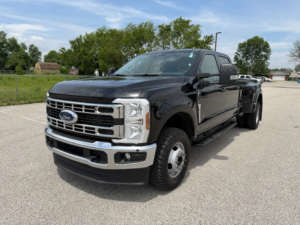 2026 Ford F-350 XLT 4x4 Crew Cab 8' Box DRW's photo
