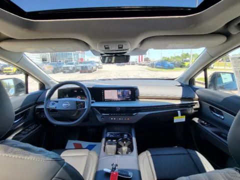 Photos of 2026 Nissan Murano Platinum for sale in Terre Haute, IN at Dorsett Nissan