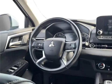 More photos of 2024 Mitsubishi Outlander SE at Dorsett Nissan, IN