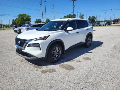 White 2022 Nissan Rogue S for sale in Terre Haute, IN