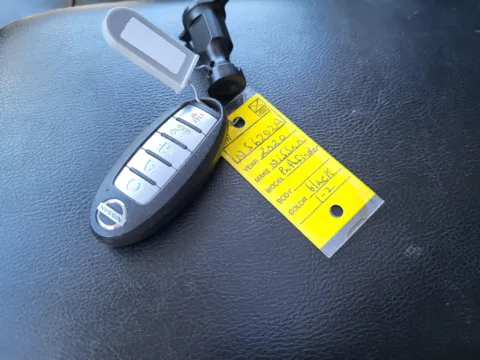 More photos of 2020 Nissan Pathfinder Platinum at Dorsett Nissan, IN