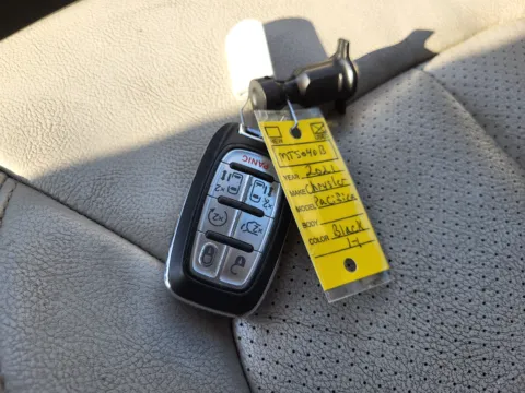 More photos of 2021 Chrysler Pacifica Touring L at Dorsett Nissan, IN