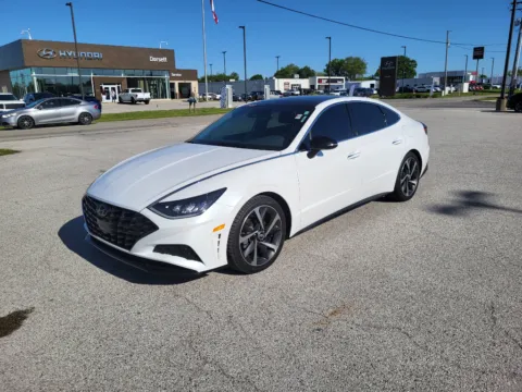 White 2022 Hyundai Sonata SEL Plus for sale in Terre Haute, IN