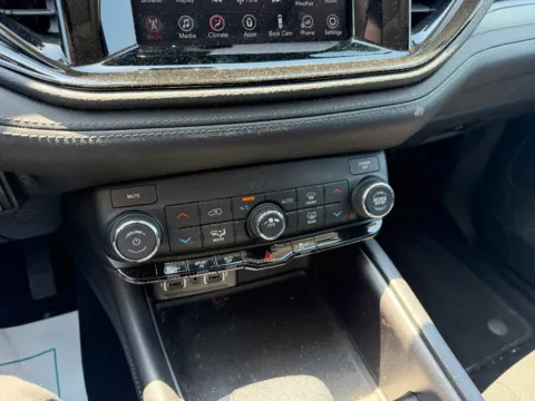 More photos of 2022 Dodge Durango SXT at Dorsett Nissan, IN