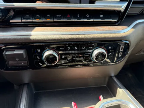 More photos of 2025 GMC Sierra 1500 SLT at Dorsett Nissan, IN
