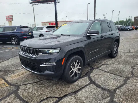 Black 2023 Jeep Grand Cherokee Limited for sale in Terre Haute, IN