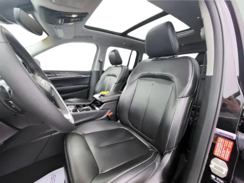 More photos of 2023 Jeep Grand Cherokee Limited at Dorsett Nissan, IN