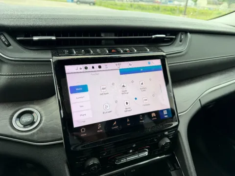More photos of 2023 Jeep Grand Cherokee L Limited at Dorsett Nissan, IN
