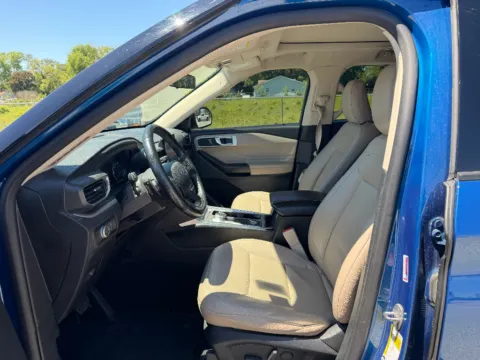 Photos of 2020 Ford Explorer XLT for sale in Terre Haute, IN at Dorsett Nissan