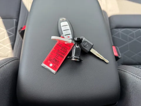 Photos of 2026 Nissan Frontier SV for sale in Terre Haute, IN at Dorsett Nissan