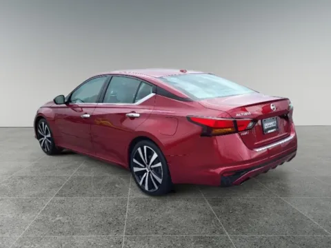 More photos of 2019 Nissan Altima 2.5 Platinum at Dorsett Nissan, IN
