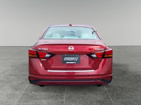 More photos of 2019 Nissan Altima 2.5 Platinum at Dorsett Nissan, IN