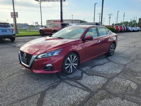 Red 2019 Nissan Altima 2.5 Platinum for sale in Terre Haute, IN
