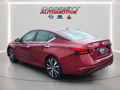 More photos of 2019 Nissan Altima 2.5 Platinum at Dorsett Nissan, IN