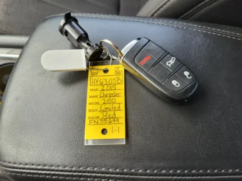 More photos of 2015 Chrysler 200 Limited at Dorsett Nissan, IN