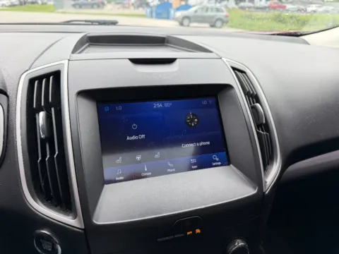 More photos of 2020 Ford Edge SEL at Dorsett Nissan, IN