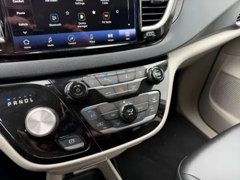 More photos of 2023 Chrysler Pacifica Touring L at Dorsett Nissan, IN