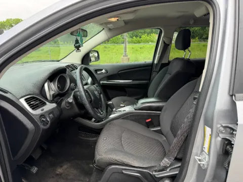 Photos of 2016 Dodge Journey SE for sale in Terre Haute, IN at Dorsett Nissan