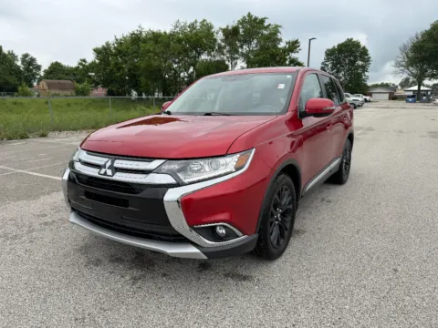 Red 2018 Mitsubishi Outlander SE for sale in Terre Haute, IN