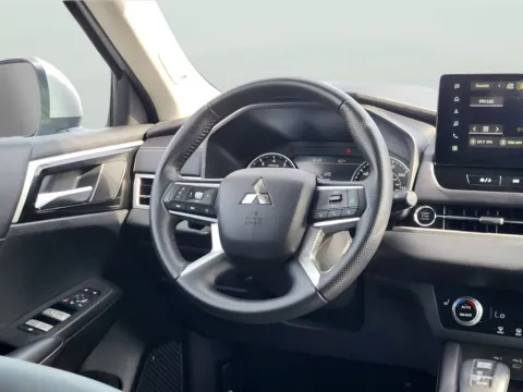 Another view of 2025 Mitsubishi Outlander SE for sale in Terre Haute, IN at Dorsett Nissan