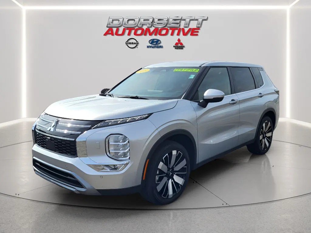2025 Mitsubishi Outlander SE